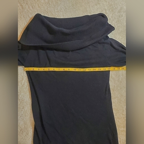 MEXX womens cowl neck short sleeve knit. Size medium. EUC. - Picture 2 of 8